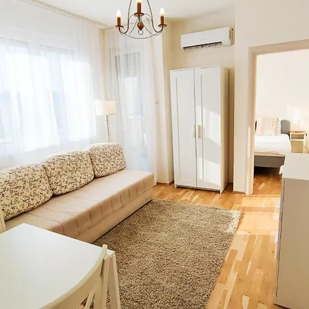 Filinhome Papa 6 * Novi Sad